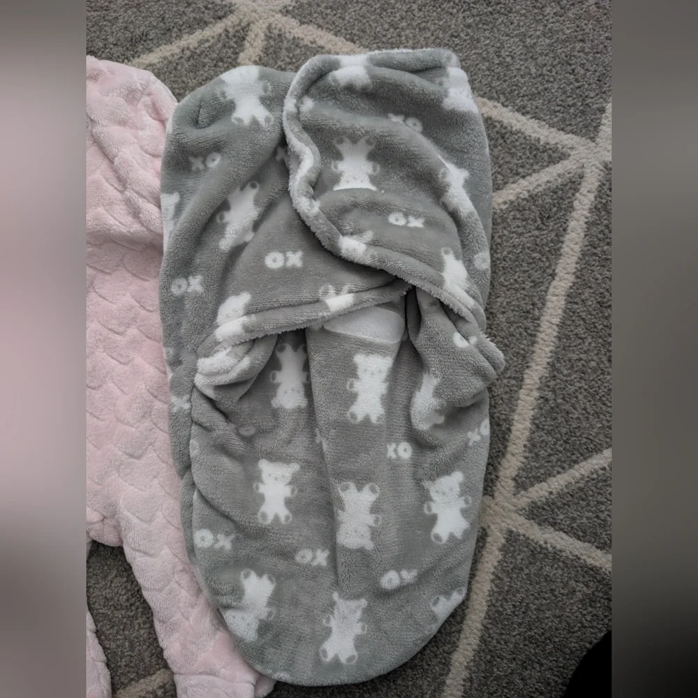 Bundle Baby Girls Fleece Footed Pajamas And Swaddle - Picture 6 of 7